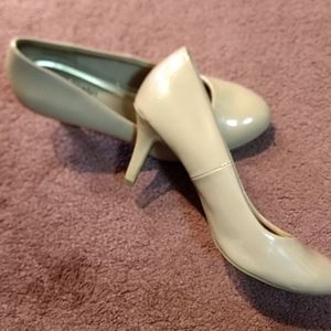 Comfort Plus predictions tan heels women's 7.5W